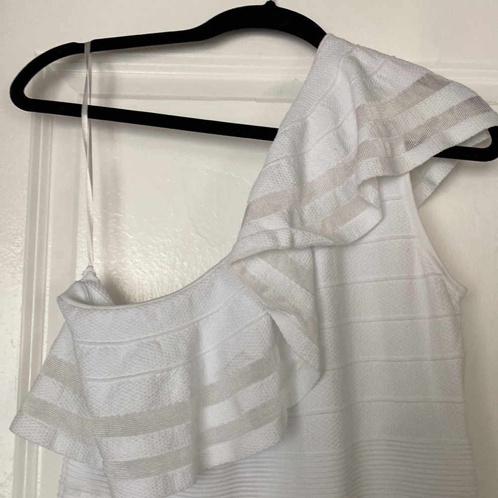 White Ted Baker One Shoulder Dress Size 3 & 4 (8 & 10) NWT - Picture 4 of 10